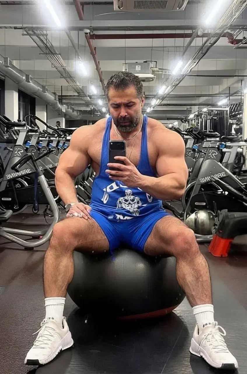 Meysam Karimi physique